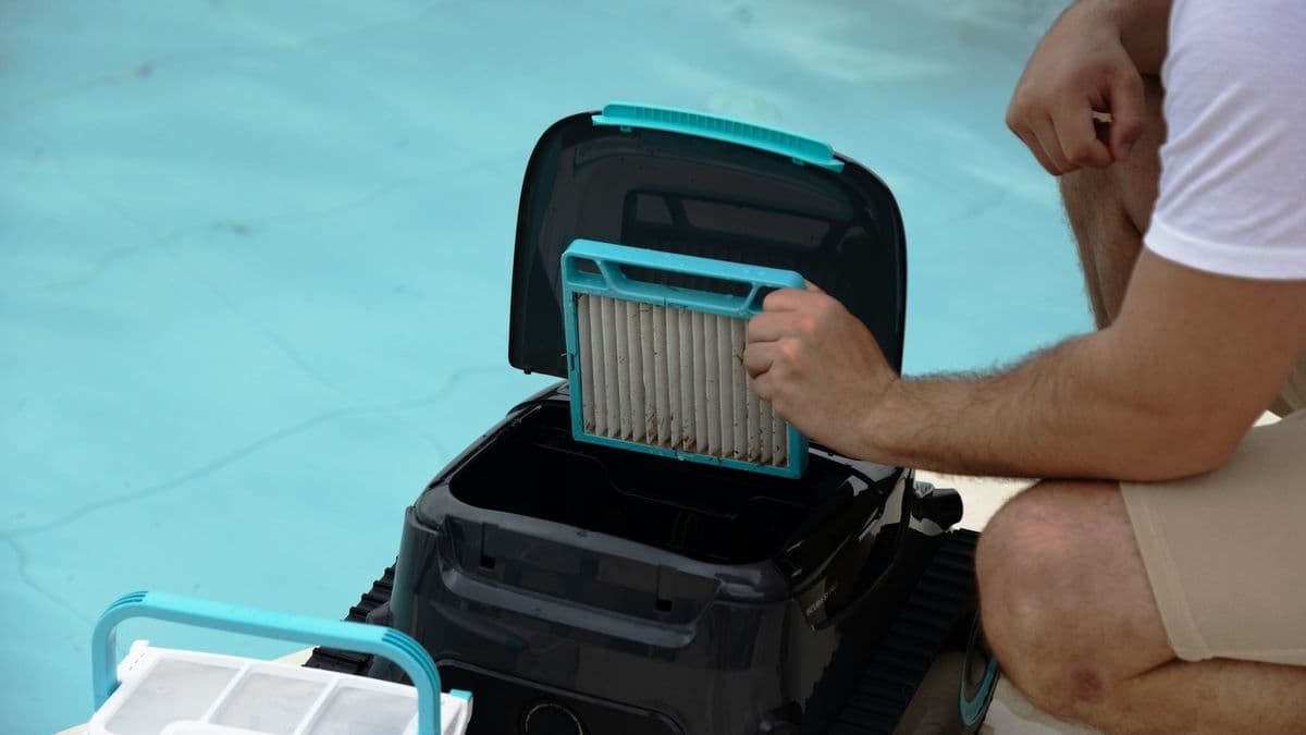 Weekly pool service stop, skimmer basket and water test equipment